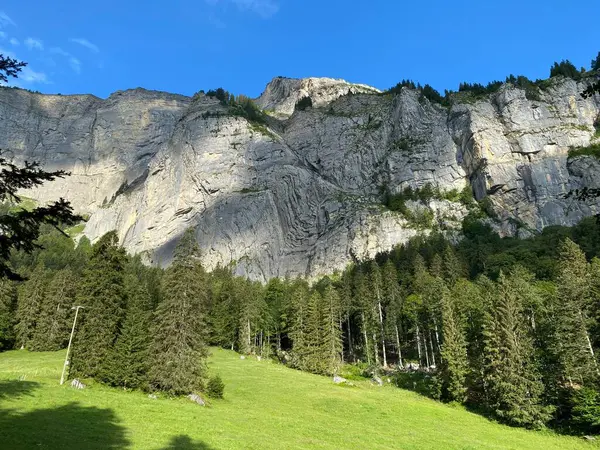 Cheselenflue Penhasco Alpino Acima Vale Melchtal Maciço Montanhoso Dos Alpes — Fotografia de Stock