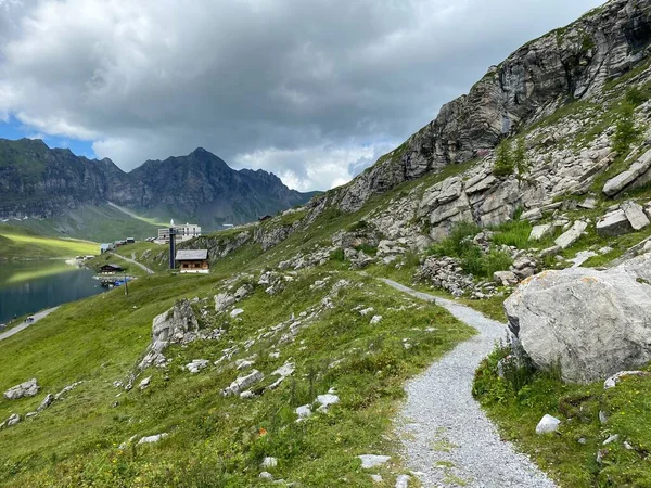 Trails for walking, hiking, sports and recreation on the slopes of the Melchtal alpine valley and in the Uri Alps mountain massif, Kerns - Canton of Obwald, Switzerland (Kanton Obwalden, Schweiz)