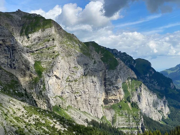 Alpský Vrchol Schnidengraetli Nebo Schnidengratli Nad Údolím Melchtal Pohoří Uri — Stock fotografie