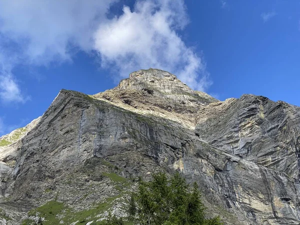 アルプス山脈のアルプス山脈塊 メルチャル のアルプスの山頂部またはブルーニヒハウプト オーダー ブルーニヒハウプト スイスのオブヴァルト州 カントン オブヴァルト スイス — ストック写真