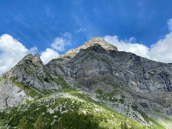 アルプス山脈のアルプス山脈塊 メルチャル のアルプスの山頂部またはブルーニヒハウプト オーダー ブルーニヒハウプト スイスのオブヴァルト州 カントン オブヴァルト スイス — ストック写真