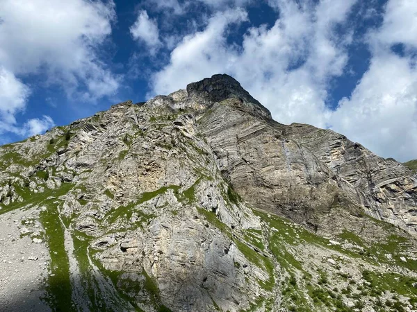 Pico Alpino Haupt Bruenighaupt Oder Brunighaupt Macizo Montañoso Los Alpes —  Fotos de Stock
