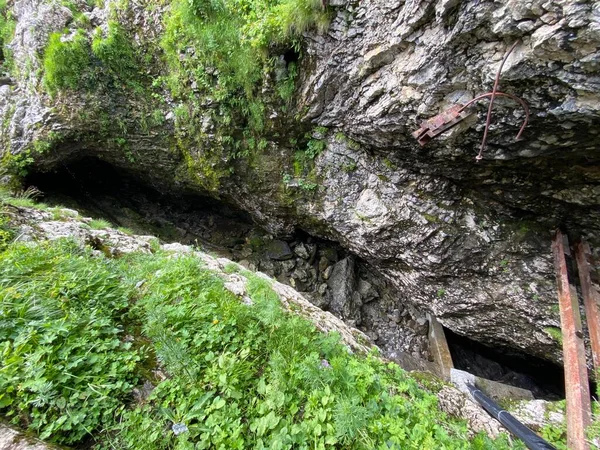 Abîme Staeubiloch Staubiloch Lac Melchsee Une Grotte Près Lac Melch — Photo