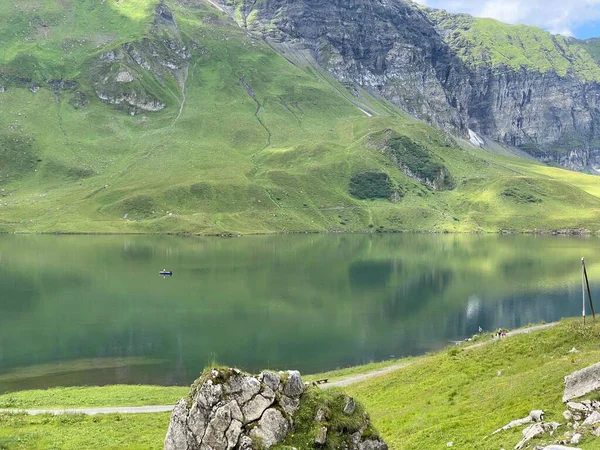 Lago Alpino Melchsee Lago Melch Maciço Montanhoso Uri Alps Kerns — Fotografia de Stock