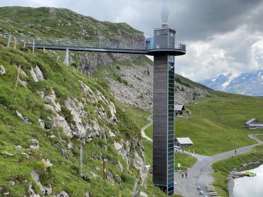 Melchsee Gölü veya Panoramalift auf Melchsee-Frutt, Melchtal - Kanton of Obwald, İsviçre (Kanton Obwalden, Schweiz)