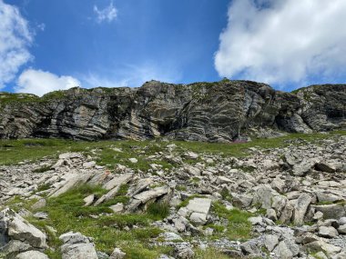 Alp Dağları 'ndaki Melchsee (ya da Melch Gölü) ve Tannensee (ya da Tannen Gölü) dağları arasında Uri Alpleri dağ kütlesi, Melchtal - İsviçre' deki Obwald Kantonu (Kanton Obwalden, Schweiz)