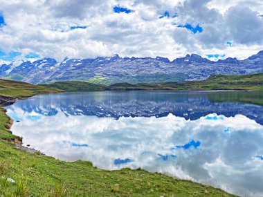 Uri Alp Dağları 'ndaki Tannensee ya da Tannen Gölü, Kerns - İsviçre Obwald Kantonu (Kanton Obwalden, Schweiz)