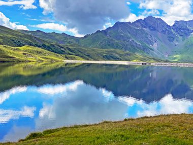 Uri Alp Dağları 'ndaki Tannensee ya da Tannen Gölü, Kerns - İsviçre Obwald Kantonu (Kanton Obwalden, Schweiz)