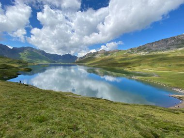Uri Alp Dağları 'ndaki Tannensee ya da Tannen Gölü, Kerns - İsviçre Obwald Kantonu (Kanton Obwalden, Schweiz)