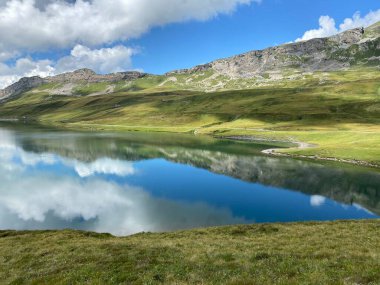 Uri Alp Dağları 'ndaki Tannensee ya da Tannen Gölü, Kerns - İsviçre Obwald Kantonu (Kanton Obwalden, Schweiz)