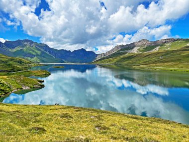 Uri Alp Dağları 'ndaki Tannensee ya da Tannen Gölü, Kerns - İsviçre Obwald Kantonu (Kanton Obwalden, Schweiz)