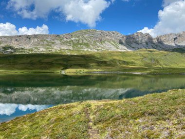 Uri Alp Dağları 'ndaki Tannensee ya da Tannen Gölü, Kerns - İsviçre Obwald Kantonu (Kanton Obwalden, Schweiz)
