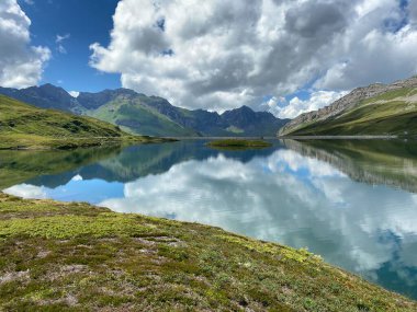 Uri Alp Dağları 'ndaki Tannensee ya da Tannen Gölü, Kerns - İsviçre Obwald Kantonu (Kanton Obwalden, Schweiz)