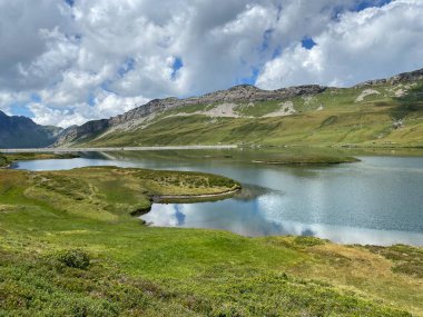 Uri Alp Dağları 'ndaki Tannensee ya da Tannen Gölü, Kerns - İsviçre Obwald Kantonu (Kanton Obwalden, Schweiz)