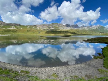 Uri Alp Dağları 'ndaki Tannensee ya da Tannen Gölü, Kerns - İsviçre Obwald Kantonu (Kanton Obwalden, Schweiz)