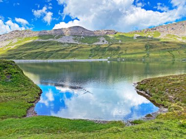 Uri Alp Dağları 'ndaki Tannensee ya da Tannen Gölü, Kerns - İsviçre Obwald Kantonu (Kanton Obwalden, Schweiz)