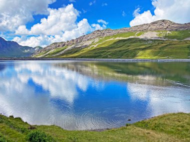 Uri Alp Dağları 'ndaki Tannensee ya da Tannen Gölü, Kerns - İsviçre Obwald Kantonu (Kanton Obwalden, Schweiz)