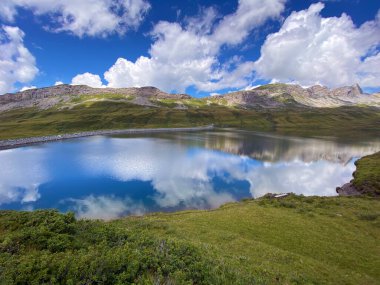 Uri Alp Dağları 'ndaki Tannensee ya da Tannen Gölü, Kerns - İsviçre Obwald Kantonu (Kanton Obwalden, Schweiz)