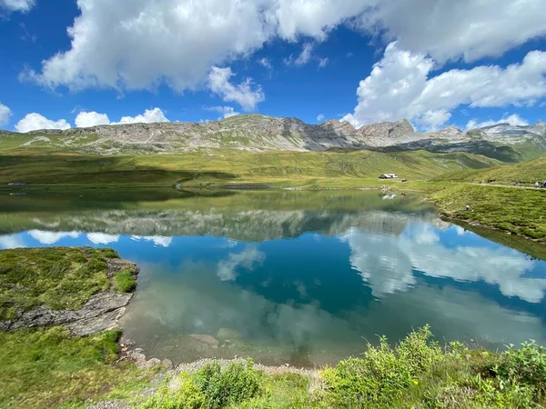 Uri Alp Dağları 'ndaki Tannensee ya da Tannen Gölü, Kerns - İsviçre Obwald Kantonu (Kanton Obwalden, Schweiz)