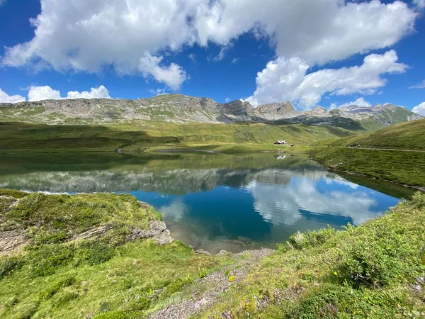 케인스에 알프스 산맥의 지대에 호수나 스위스오 왈드의 Kanton Obwalden Schweiz — 스톡 사진