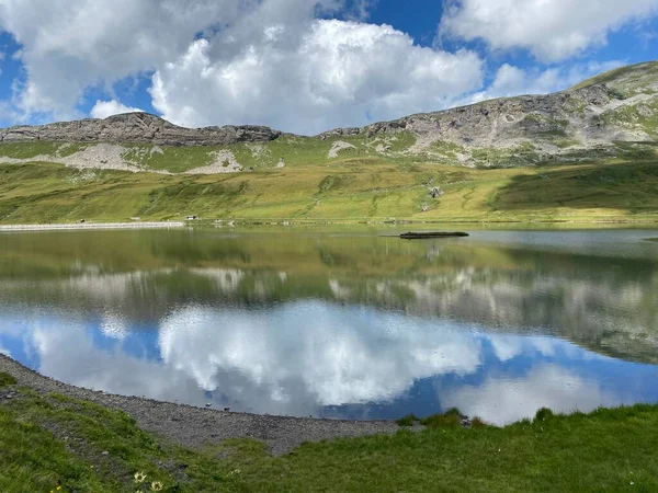 케인스에 알프스 산맥의 지대에 호수나 스위스오 왈드의 Kanton Obwalden Schweiz — 스톡 사진