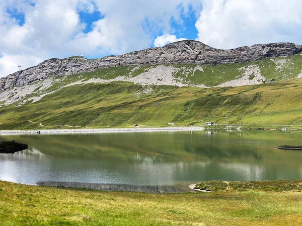 케인스에 알프스 산맥의 지대에 호수나 스위스오 왈드의 Kanton Obwalden Schweiz — 스톡 사진