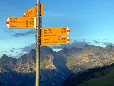 Melchtal Alp Vadisi 'nin yamaçlarında ve Uri Alp Dağları' nda bulunan Kerns Kanton of Obwald, İsviçre (Kanton Obwalden, Schweiz)