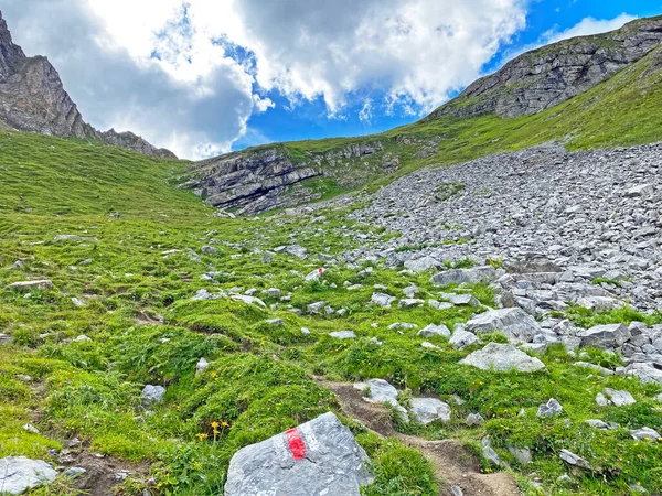 Señalización Señalización Montañismo Las Laderas Del Valle Alpino Melchtal Macizo —  Fotos de Stock