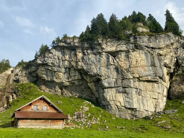Traditionelle Ländliche Architektur Und Bäuerliche Familienbetriebe Der Urner Alpen Melchtal — Stockfoto