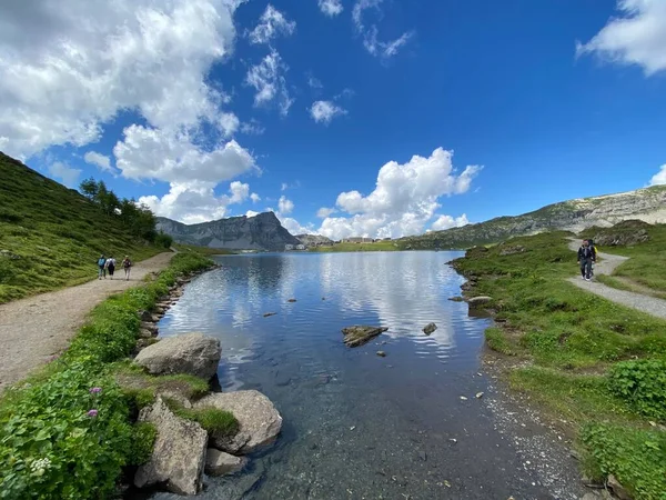 Sentieri Passeggiate Escursioni Sport Tempo Libero Sulle Pendici Della Valle — Foto Stock