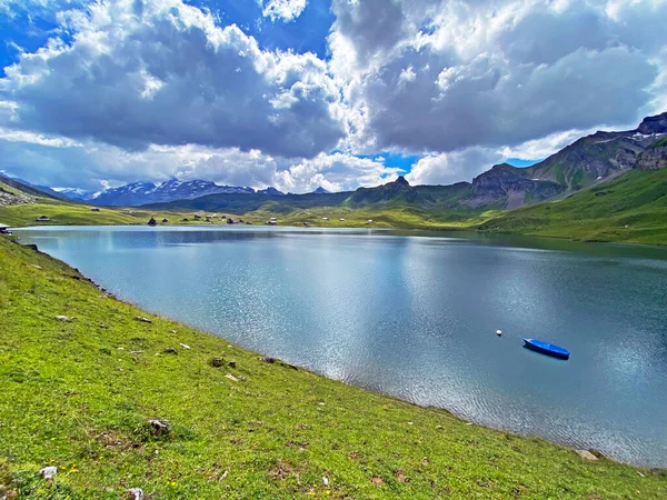 Lago Alpino Melchsee Lago Melch Maciço Montanhoso Uri Alps Kerns — Fotografia de Stock