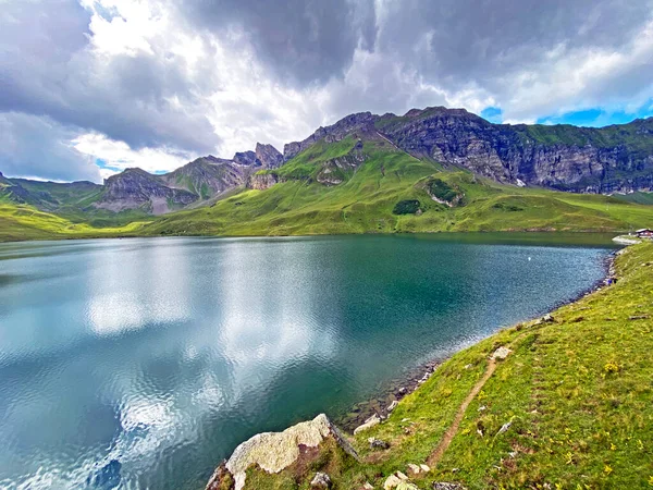 Lago Alpino Melchsee Lago Melch Maciço Montanhoso Uri Alps Kerns — Fotografia de Stock