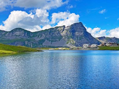 Uri Alp dağlarında Chli Haupt Murmelchopf ve Haupt (Bruenighaupt oder Brunighaupt) tepeleri, Melchtal - Kanton of Obwald, İsviçre (Kanton Obwalden, Schweiz))