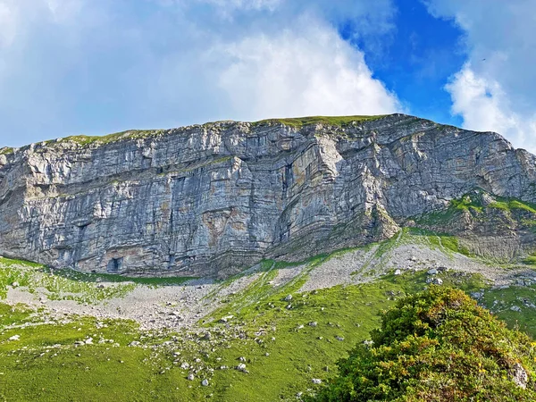 Βράχοι Και Πέτρες Στην Ελβετική Οροσειρά Uri Alps Melchtal Καντόνιο — Φωτογραφία Αρχείου