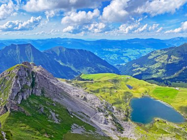 Uri Alp Dağları 'ndaki Seefeldsee ya da Seefeld Gölü, Sachseln - Obwald Kantonu, İsviçre (Kanton Obwalden, Schweiz)