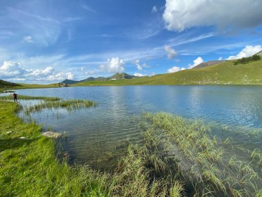 Uri Alp Dağları 'ndaki Seefeldsee ya da Seefeld Gölü, Sachseln - Obwald Kantonu, İsviçre (Kanton Obwalden, Schweiz)