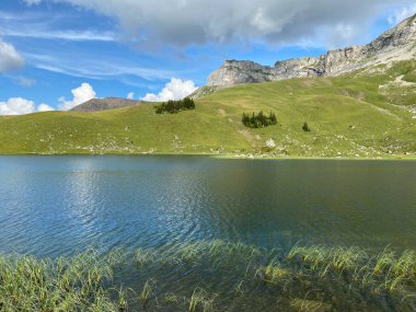 Uri Alp Dağları 'ndaki Seefeldsee ya da Seefeld Gölü, Sachseln - Obwald Kantonu, İsviçre (Kanton Obwalden, Schweiz)
