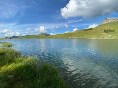 Uri Alp Dağları 'ndaki Seefeldsee ya da Seefeld Gölü, Sachseln - Obwald Kantonu, İsviçre (Kanton Obwalden, Schweiz)