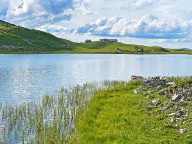 Uri Alp Dağları 'ndaki Seefeldsee ya da Seefeld Gölü, Sachseln - Obwald Kantonu, İsviçre (Kanton Obwalden, Schweiz)