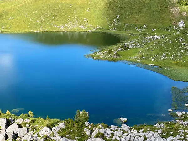Lago Alpino Seefeldsee Lago Seefeld Maciço Montanhoso Dos Alpes Uri — Fotografia de Stock