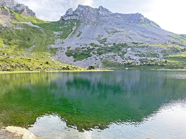 Lago Alpino Seefeldsee Lago Seefeld Nel Massiccio Delle Alpi Uri — Foto Stock