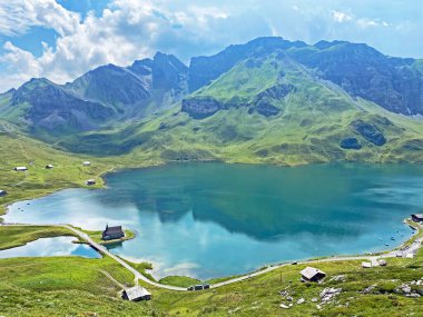 Uri Alp Dağları 'ndaki Melchsee ya da Melch Gölü, Kerns - İsviçre' nin Obwald Kantonu (Kanton Obwalden, Schweiz)