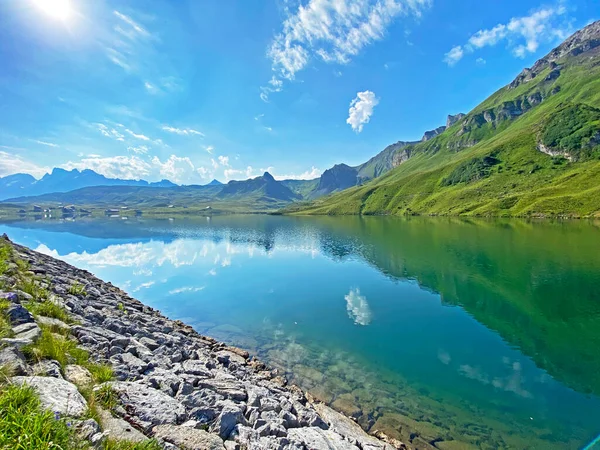 알프스 산맥의 스위스 바이츠 — 스톡 사진