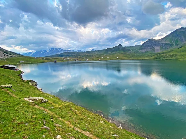 Lago Alpino Melchsee Melch Lake Los Alpes Uri Macizo Montaña — Foto de Stock