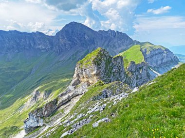 Melch vadisinde (veya Melchtal vadisinde) Hochstollen ve Chli Haupt Murmelchopf tepelerinde ve Uri Alpleri dağ kitlesi, Melchtal - Kanton of Obwald, İsviçre (Kanton Obwalden, Schweiz)