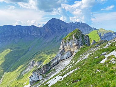 Melch vadisinde (veya Melchtal vadisinde) Hochstollen ve Chli Haupt Murmelchopf tepelerinde ve Uri Alpleri dağ kitlesi, Melchtal - Kanton of Obwald, İsviçre (Kanton Obwalden, Schweiz)