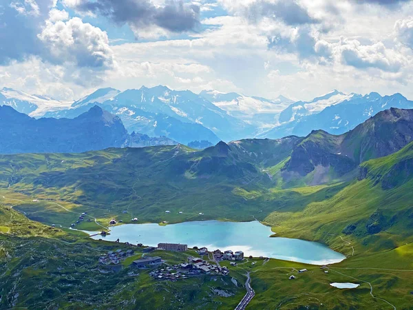 Melchtal Vadisi 'nin (veya Melch Vadisi) yukarısındaki Bruenighaupt tepesinden (veya Brunighaupt) ve Uri Alpleri dağ kitlesi, Melchtal - İsviçre' nin Obwald Kantonu (Kanton Obwalden, Schweiz)