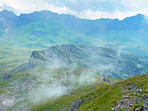 Malerische Und Schöne Wolken Über Den Schweizer Berggipfeln Und Urner — Stockfoto