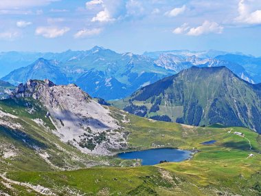 Uri Alp Dağları 'ndaki Seefeldsee ya da Seefeld Gölü, Sachseln - Obwald Kantonu, İsviçre (Kanton Obwalden, Schweiz)