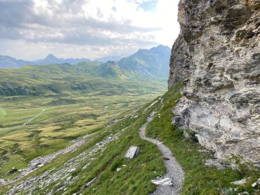 Alp Dağları 'ndaki Melchsee (ya da Melch Gölü) ve Tannensee (ya da Tannen Gölü) dağları arasında Uri Alpleri dağ kütlesi, Melchtal - İsviçre' deki Obwald Kantonu (Kanton Obwalden, Schweiz)